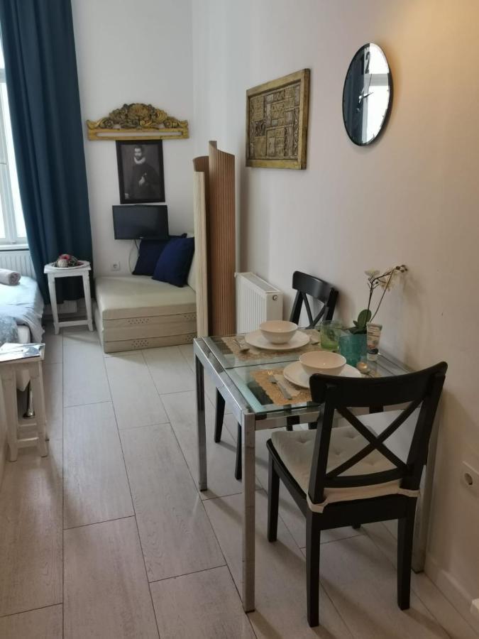 Tiny Apartment In City Center Zagreb Exteriör bild